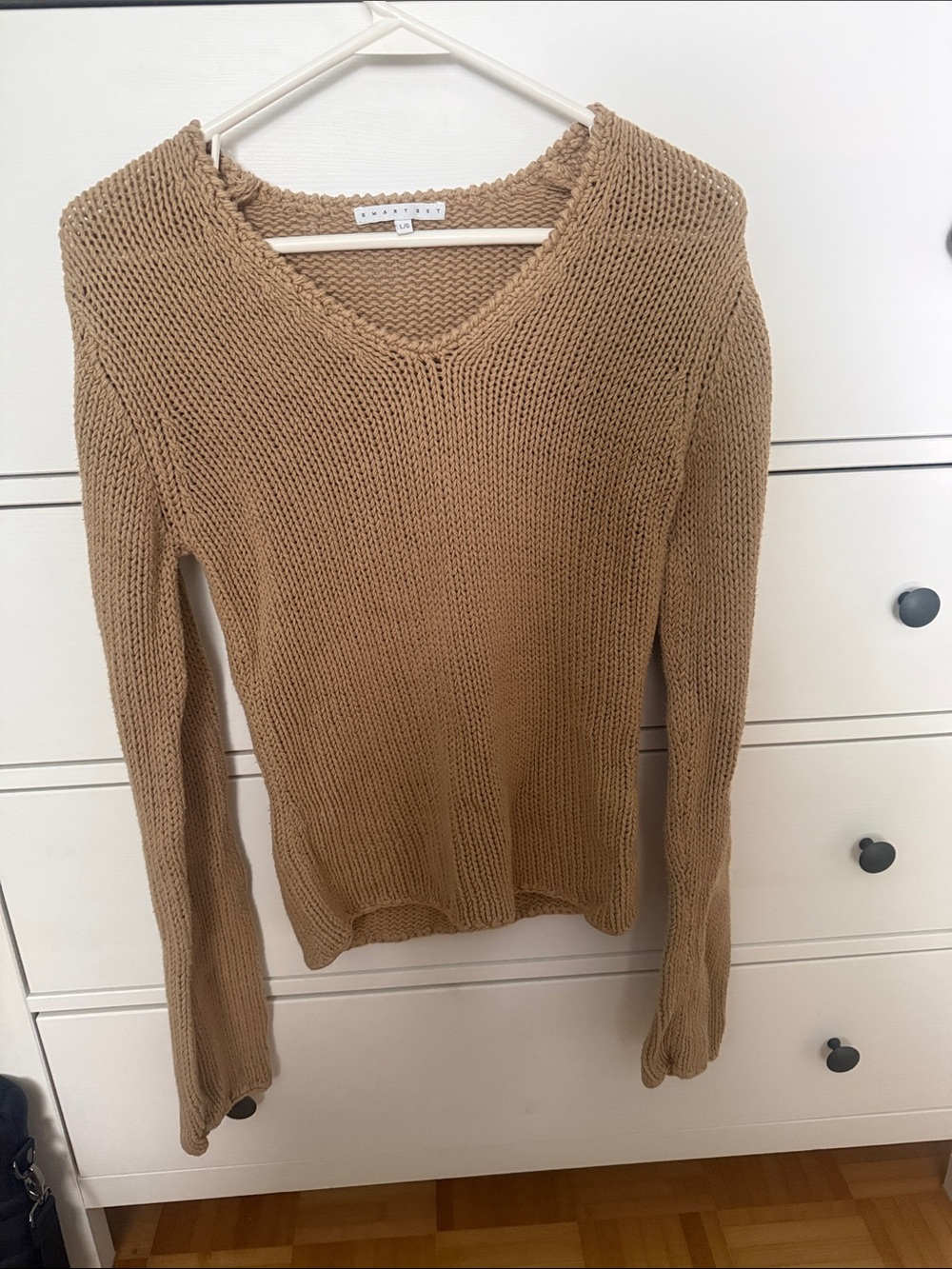 Smart Set Camel V-Neck Lightweight Knit Sweater